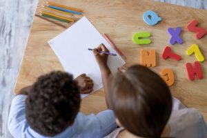 Exercices et outils incontournables pour surmonter la dysorthographie