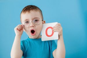 Dysorthographie : comment aider son enfant à progresser rapidement à la maison