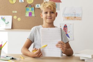 Aider son enfant dysorthographique au quotidien : les gestes qui changent tout
