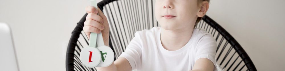 Comment aider un enfant dysorthographique à progresser à la maison ?
