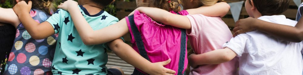 Dysorthographie et amitié : pourquoi les enfants dysorthographiques sont souvent d’excellents amis ?