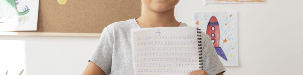Aider son enfant dysorthographique au quotidien : les gestes qui changent tout